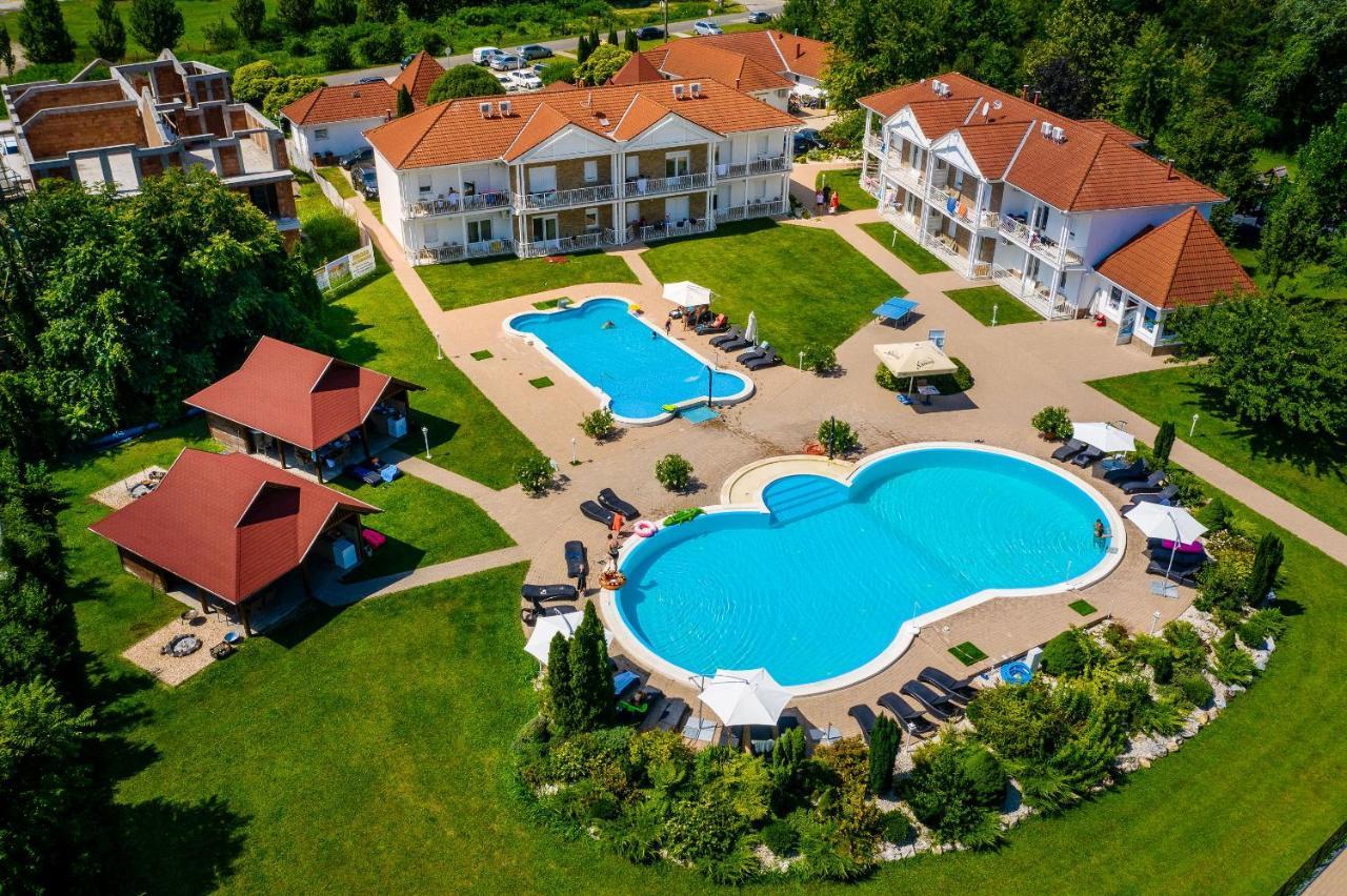 Aranyszarvas Panzio, Etterem Es Grillterasz Apartment Exterior photo
